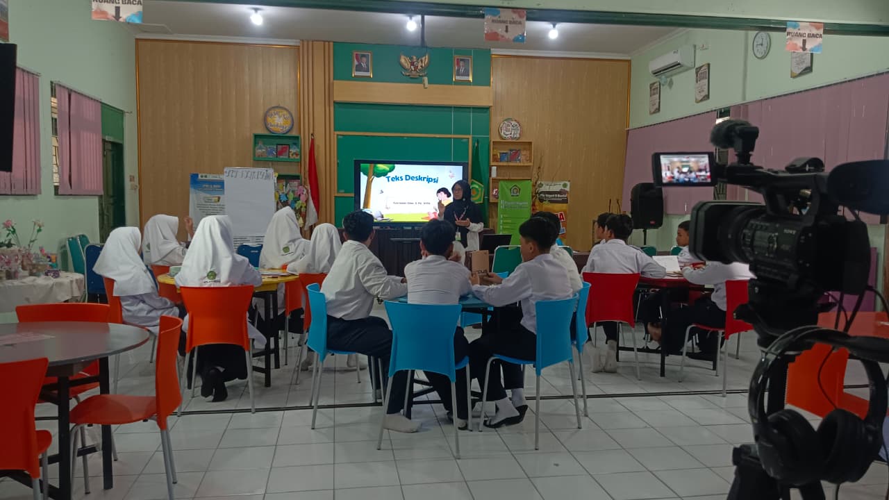 Pembelajaran Bahasa Indonesia MTsN 9 Bantul Asah Keterampilan Menulis Teks Deskripsi